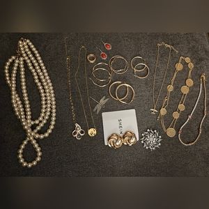 Lot of costume jewelry